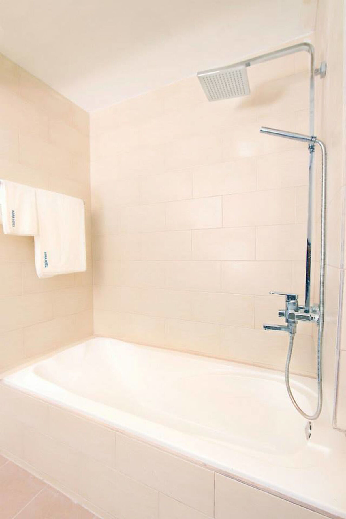 Avana Laemchabang Hotel Si Racha Ngoại thất bức ảnh